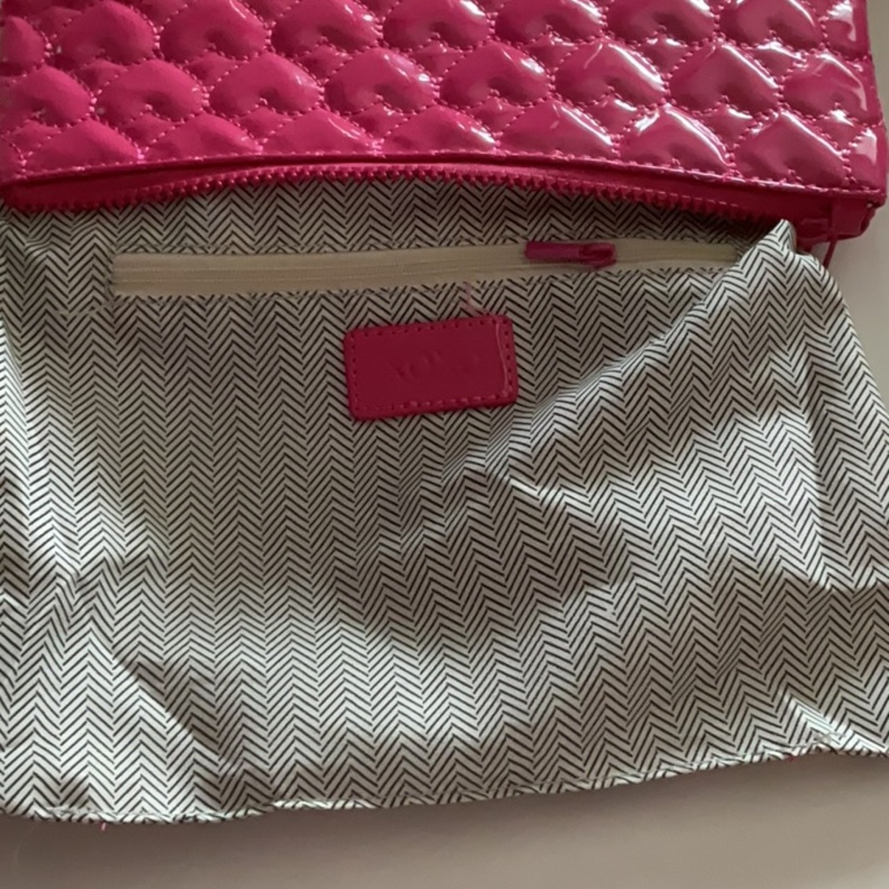 XOXO Fuchsia Quilted Wristlet/Clutch and Heart Purse NWT - Picture 7 of 8